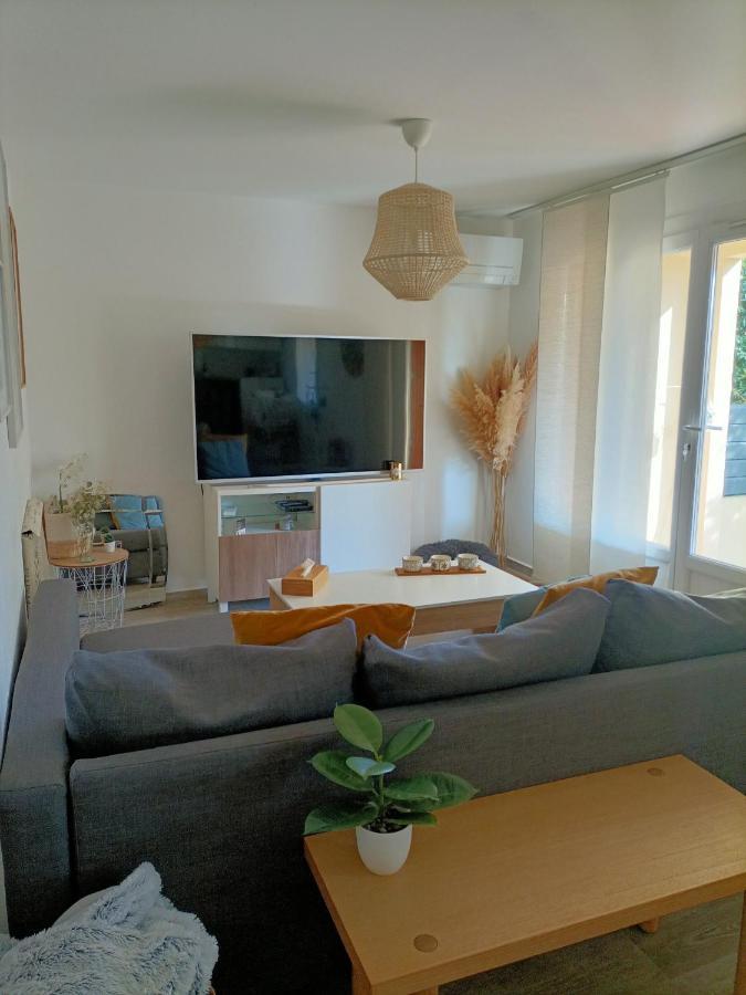Appartement Proche Mer Avec Terrasse Et Jardin Privatif Hyères Exterior foto